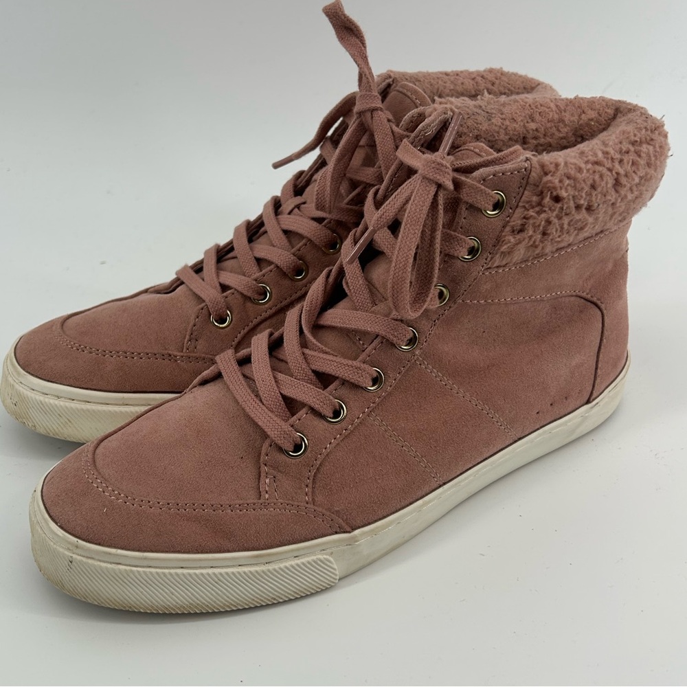 Old Navy Mauve faux suede high-top sneakers a faux-fur ankle trim Women's 7